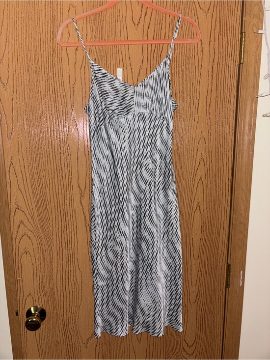Banana Republic Dresses & Skirts - Banana Republic Black & White Midi Slip Dress